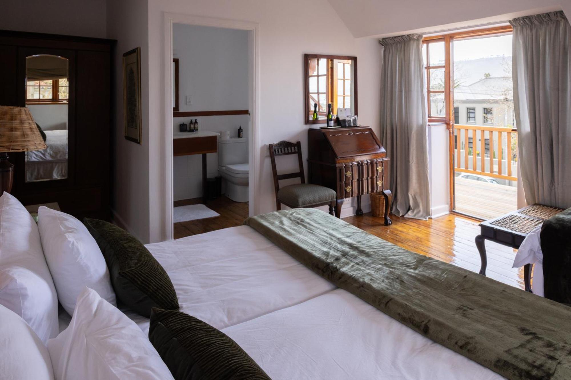 Acorn House Panzió Fokváros Kültér fotó
